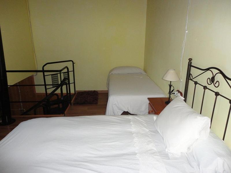Hotel Rural Los Quinones Пералехос-де-лас-Тручас Номер фото